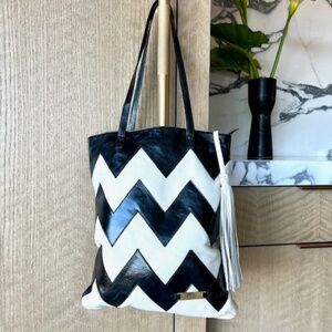 Funky ZigZag Leather Purse